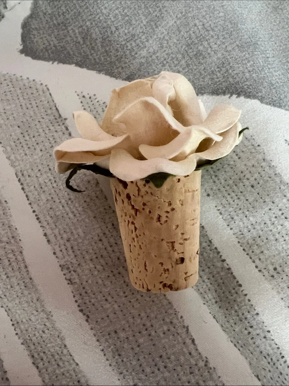 Cream Floral Wine Cork Stopper Boutonniere